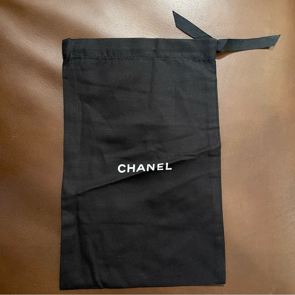 AUTHENTIC WHITE LOGO CHANNEL SHOES DUST BAG
